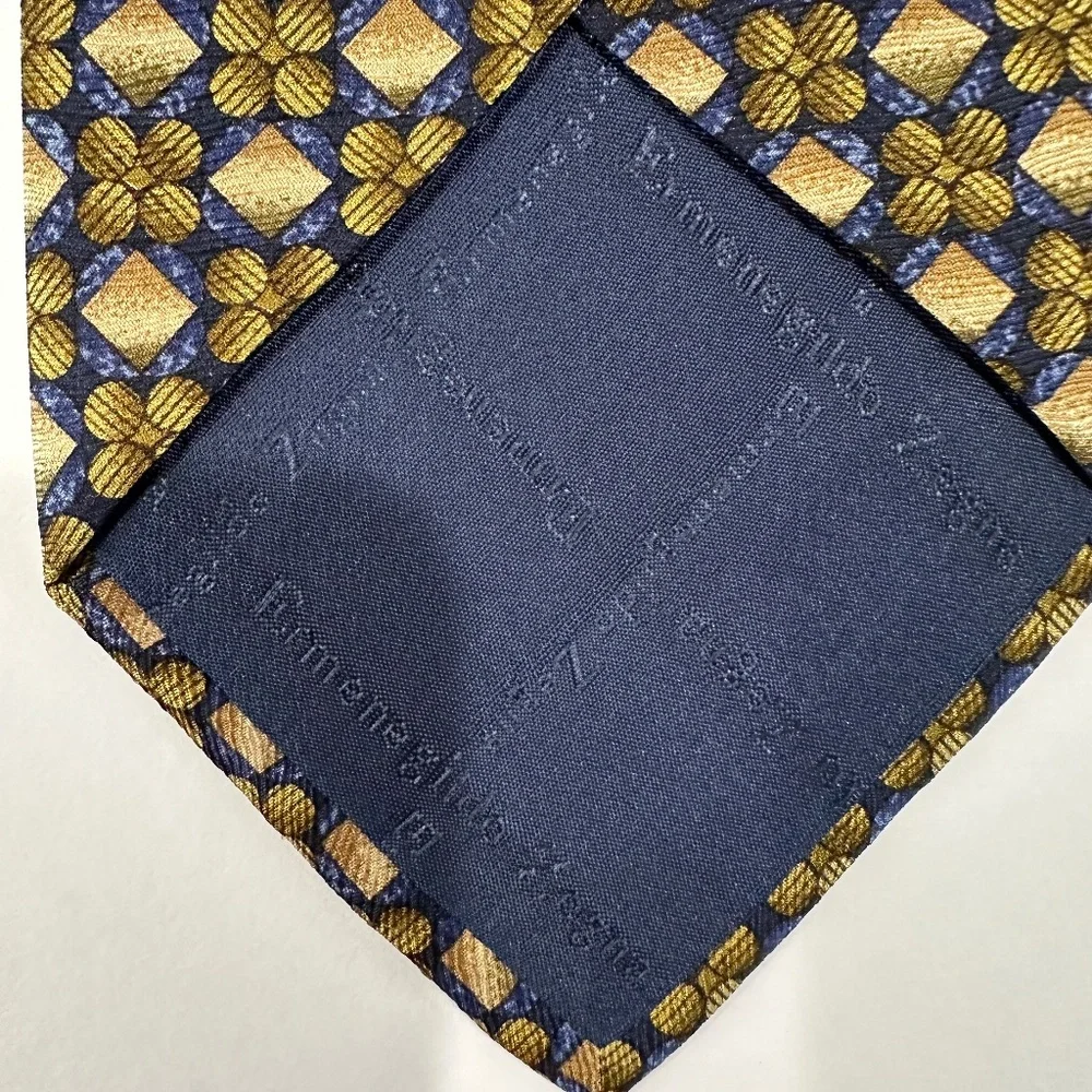 Men's ERMENEGILDO ZEGNA classic neck tie.
